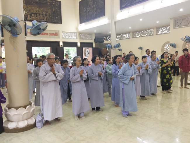 Các phái đoàn Phật tử thăm và chúc Tết