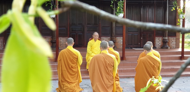 Buddhists wishing Tet Senior Ven. Thich Chan Tinh on the Tet's 6th day