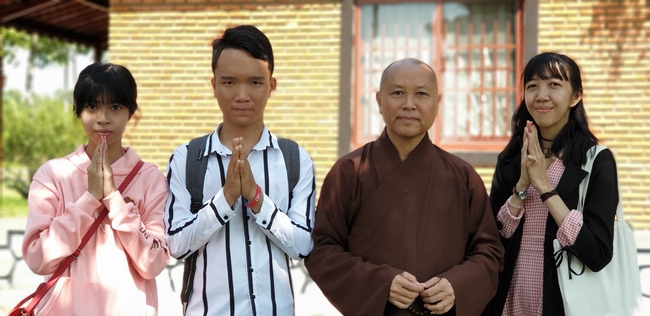 Buddhists wishing Tet Senior Ven. Thich Chan Tinh on the Tet's 6th day