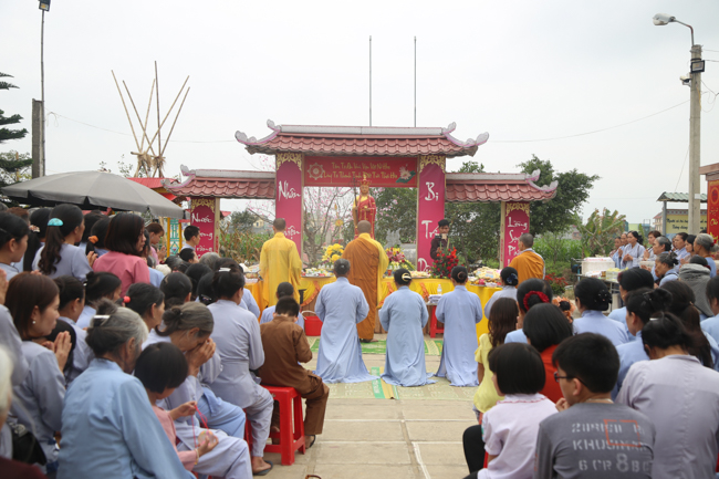 Ceremony praying for Safety at the Beginning of the Lunar Year at Dong Cao Pagoda – Thanh Hoa.