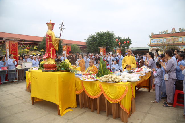Ceremony praying for Safety at the Beginning of the Lunar Year at Dong Cao Pagoda – Thanh Hoa.