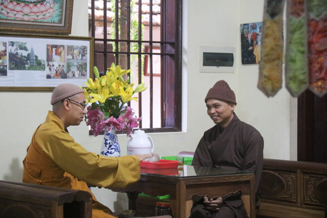 Nearly 600 Buddhists of Hoa Phuc pagoda travelling on the spring in the early year