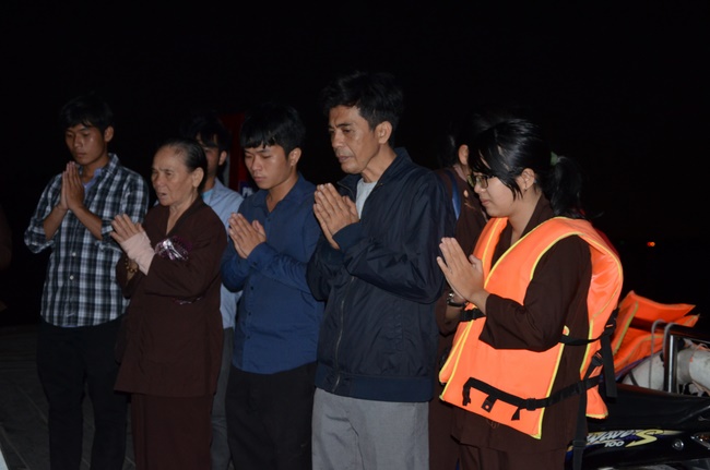 Chanting requiem and releasing creatures in Cu Chi - Long An