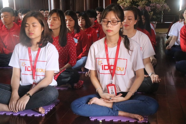 Chùa Hoà Phúc: Buổi sáng ngoại khóa của Trung tâm Tư vấn Đào tạo Lao động IDC