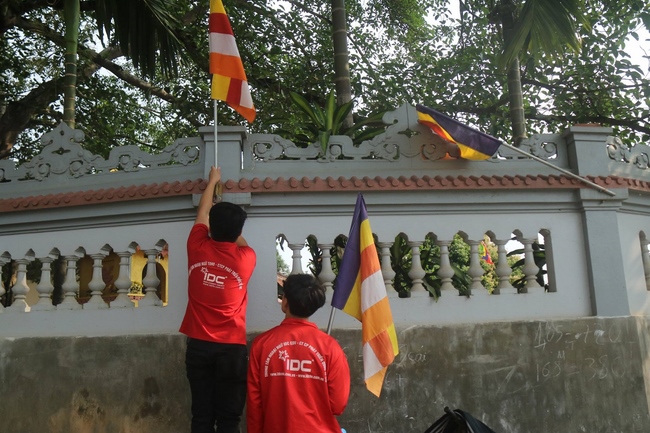 Chùa Hoà Phúc: Buổi sáng ngoại khóa của Trung tâm Tư vấn Đào tạo Lao động IDC