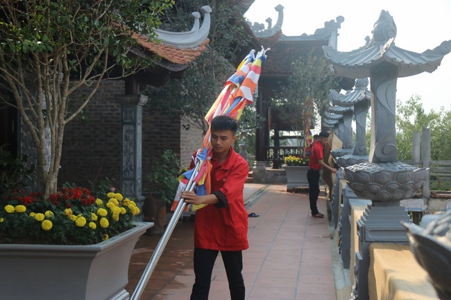 Chùa Hoà Phúc: Buổi sáng ngoại khóa của Trung tâm Tư vấn Đào tạo Lao động IDC