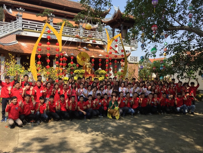 Chùa Hoà Phúc: Buổi sáng ngoại khóa của Trung tâm Tư vấn Đào tạo Lao động IDC