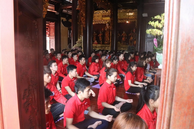 Chùa Hoà Phúc: Buổi sáng ngoại khóa của Trung tâm Tư vấn Đào tạo Lao động IDC