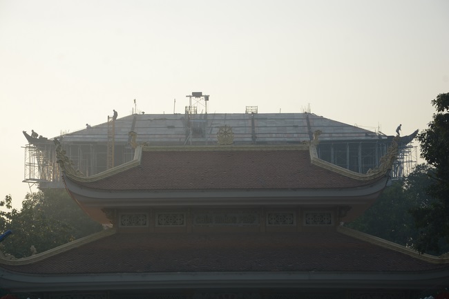 Hoàn thành đổ bê tông phần mái hạ tòa nhà đa năng