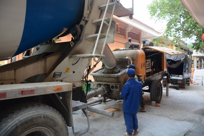 Hoàn thành đổ bê tông phần mái hạ tòa nhà đa năng