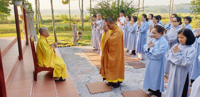 Quý thầy và các phái đoàn Phật tử chúc tết Thượng tọa Thích Chân Tính từ ngày 11-15 tết