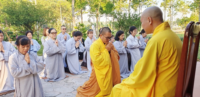 Quý thầy và các phái đoàn Phật tử chúc tết Thượng tọa Thích Chân Tính từ ngày 11-15 tết