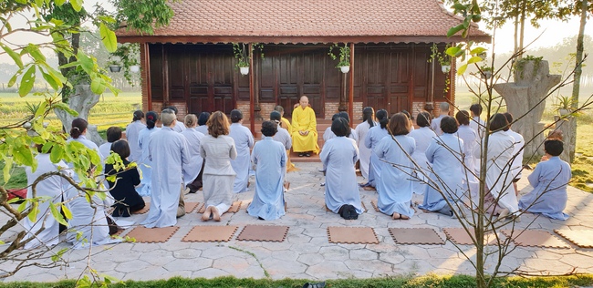 Quý thầy và các phái đoàn Phật tử chúc tết Thượng tọa Thích Chân Tính từ ngày 11-15 tết