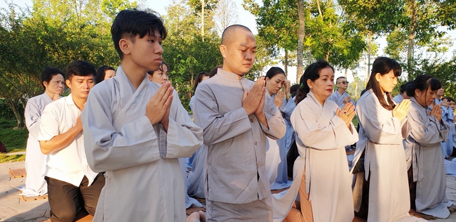 Quý thầy và các phái đoàn Phật tử chúc tết Thượng tọa Thích Chân Tính từ ngày 11-15 tết