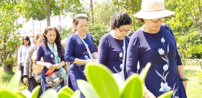 Quý thầy và các phái đoàn Phật tử chúc tết Thượng tọa Thích Chân Tính từ ngày 11-15 tết