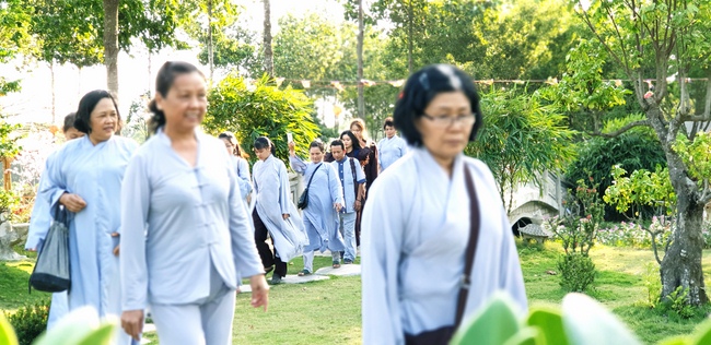 Quý thầy và các phái đoàn Phật tử chúc tết Thượng tọa Thích Chân Tính từ ngày 11-15 tết