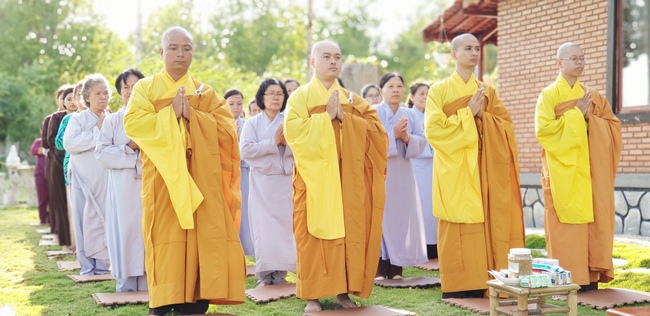 Quý thầy và các phái đoàn Phật tử chúc tết Thượng tọa Thích Chân Tính từ ngày 11-15 tết