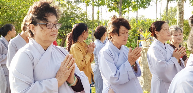 Quý thầy và các phái đoàn Phật tử chúc tết Thượng tọa Thích Chân Tính từ ngày 11-15 tết