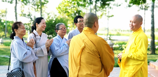 Quý thầy và các phái đoàn Phật tử chúc tết Thượng tọa Thích Chân Tính từ ngày 11-15 tết