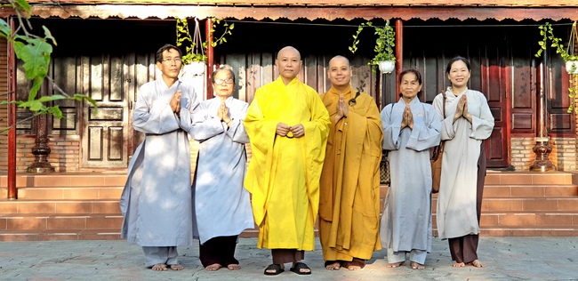 Quý thầy và các phái đoàn Phật tử chúc tết Thượng tọa Thích Chân Tính từ ngày 11-15 tết