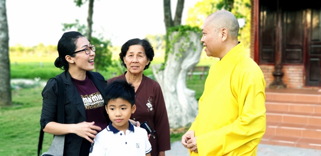 Quý thầy và các phái đoàn Phật tử chúc tết Thượng tọa Thích Chân Tính từ ngày 11-15 tết