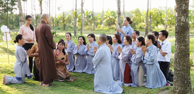 Quý thầy và các phái đoàn Phật tử chúc tết Thượng tọa Thích Chân Tính từ ngày 11-15 tết