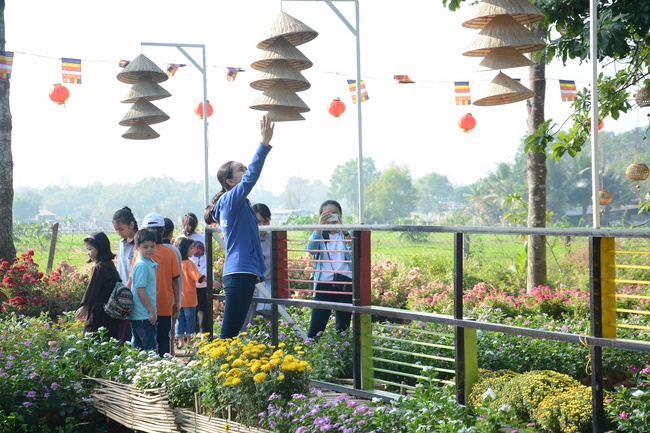 Quý thầy và các phái đoàn Phật tử chúc tết Thượng tọa Thích Chân Tính từ ngày 11-15 tết