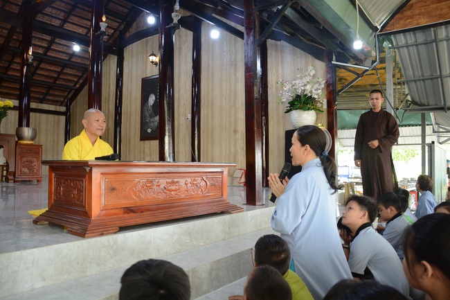 Quý thầy và các phái đoàn Phật tử chúc tết Thượng tọa Thích Chân Tính từ ngày 11-15 tết