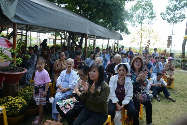 Quý thầy và các phái đoàn Phật tử chúc tết Thượng tọa Thích Chân Tính từ ngày 11-15 tết