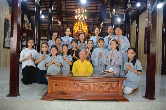 Quý thầy và các phái đoàn Phật tử chúc tết Thượng tọa Thích Chân Tính từ ngày 11-15 tết