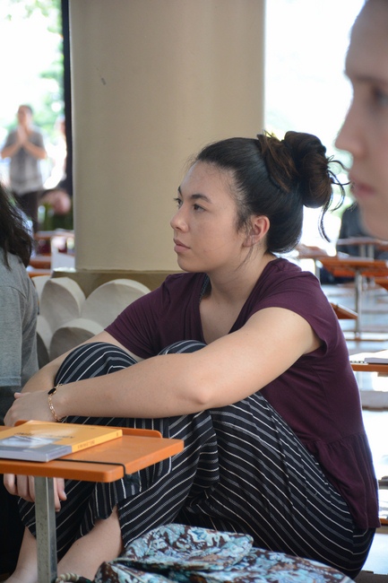 Sinh viên trường đại học quốc tế Hoa Kỳ tại Việt Nam đến thăm chùa Hoằng Pháp