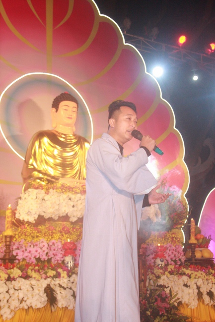 Lễ Hoa đăng Liên Hoa Hội Thượng tại chùa Côn Sơn – Hải Dương