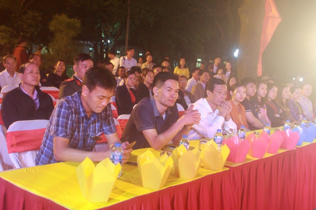 Lễ Hoa đăng Liên Hoa Hội Thượng tại chùa Côn Sơn – Hải Dương