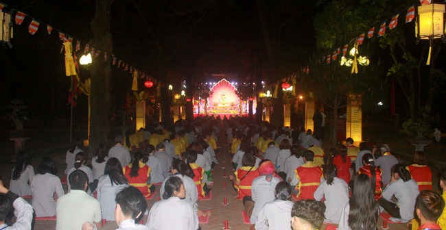 Lễ Hoa đăng Liên Hoa Hội Thượng tại chùa Côn Sơn – Hải Dương