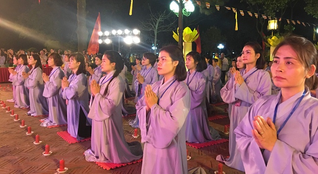 Lễ Hoa đăng Liên Hoa Hội Thượng tại chùa Côn Sơn – Hải Dương