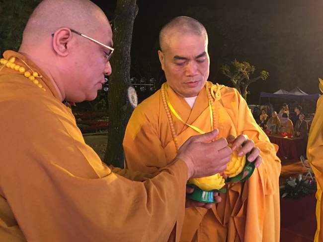 Lễ Hoa đăng Liên Hoa Hội Thượng tại chùa Côn Sơn – Hải Dương