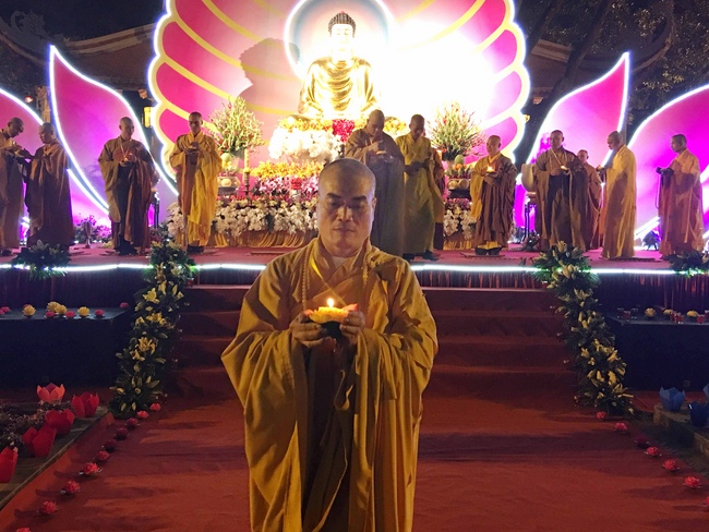 Lễ Hoa đăng Liên Hoa Hội Thượng tại chùa Côn Sơn – Hải Dương