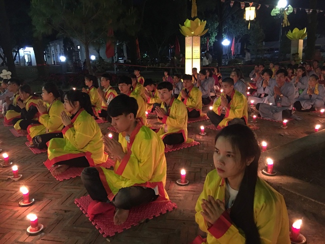 Lễ Hoa đăng Liên Hoa Hội Thượng tại chùa Côn Sơn – Hải Dương