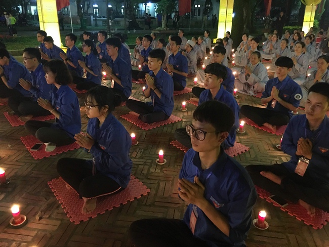 Lễ Hoa đăng Liên Hoa Hội Thượng tại chùa Côn Sơn – Hải Dương