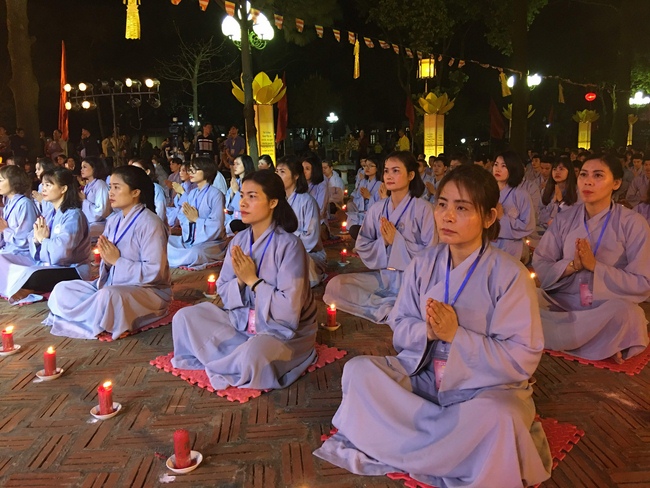 Lễ Hoa đăng Liên Hoa Hội Thượng tại chùa Côn Sơn – Hải Dương