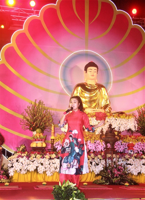 Lễ Hoa đăng Liên Hoa Hội Thượng tại chùa Côn Sơn – Hải Dương