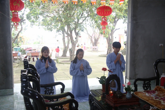 Tu niệm Phật một ngày tại chùa Đống Cao – Thanh Hóa