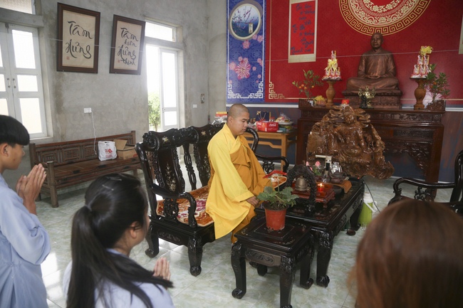 Tu niệm Phật một ngày tại chùa Đống Cao – Thanh Hóa