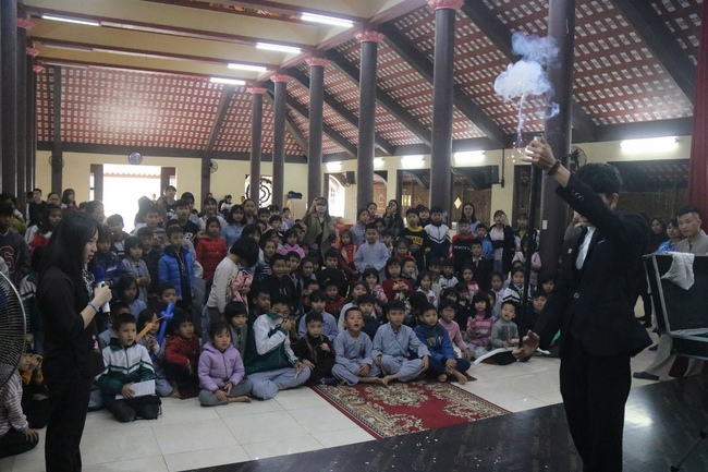 Hoa Phuc Pagoda: More than 150 children attended the first spring retreat in the Year of the Pig