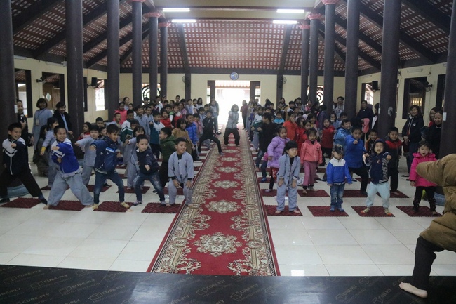 Hoa Phuc Pagoda: More than 150 children attended the first spring retreat in the Year of the Pig