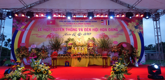 Lễ hoa đăng cầu an chùa Linh Ứng – Hải Dương