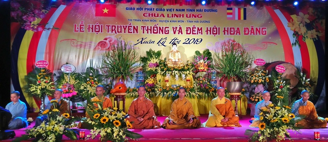 Lễ hoa đăng cầu an chùa Linh Ứng – Hải Dương