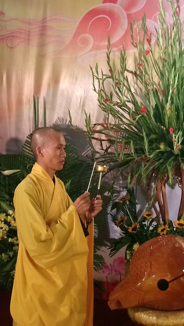 Lễ hoa đăng cầu an chùa Linh Ứng – Hải Dương