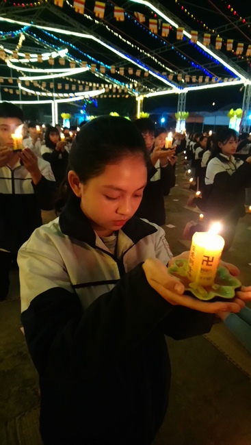 Lễ hoa đăng cầu an chùa Linh Ứng – Hải Dương