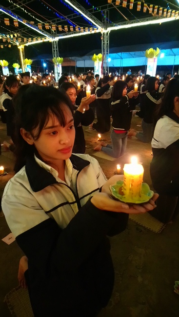 Lễ hoa đăng cầu an chùa Linh Ứng – Hải Dương